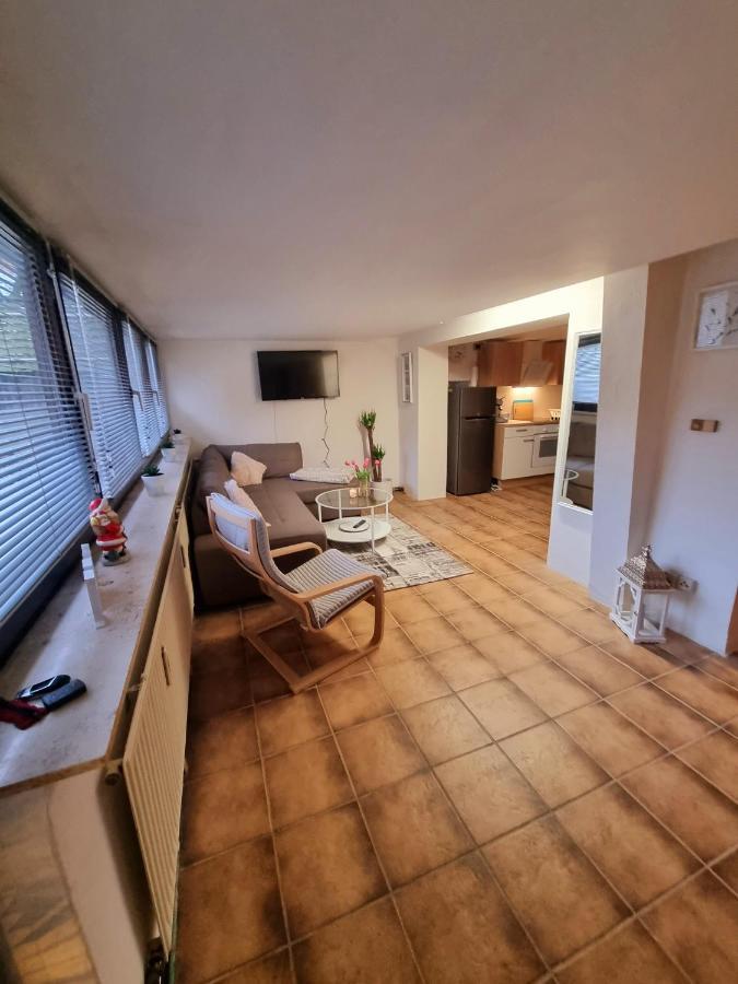 Souterrainwohnung Zentrale Lage In Detmold Exteriör bild